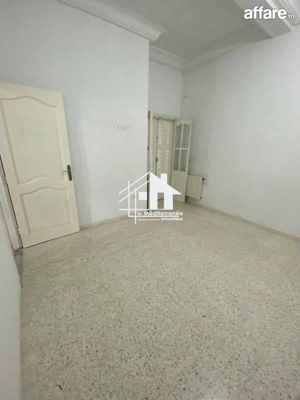 🔑 : Etage de villa s+2  📍 : Cité des sous-officiers Bardo