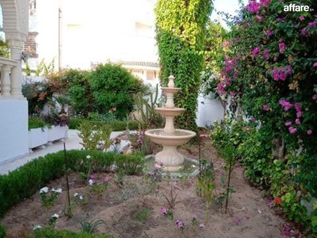 un magnifique rez de chaussé de villa à deux pas de la plage