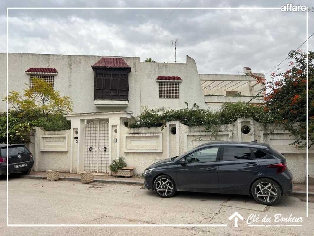 Villa spacieuse avec grand jardin à L'Ariana 