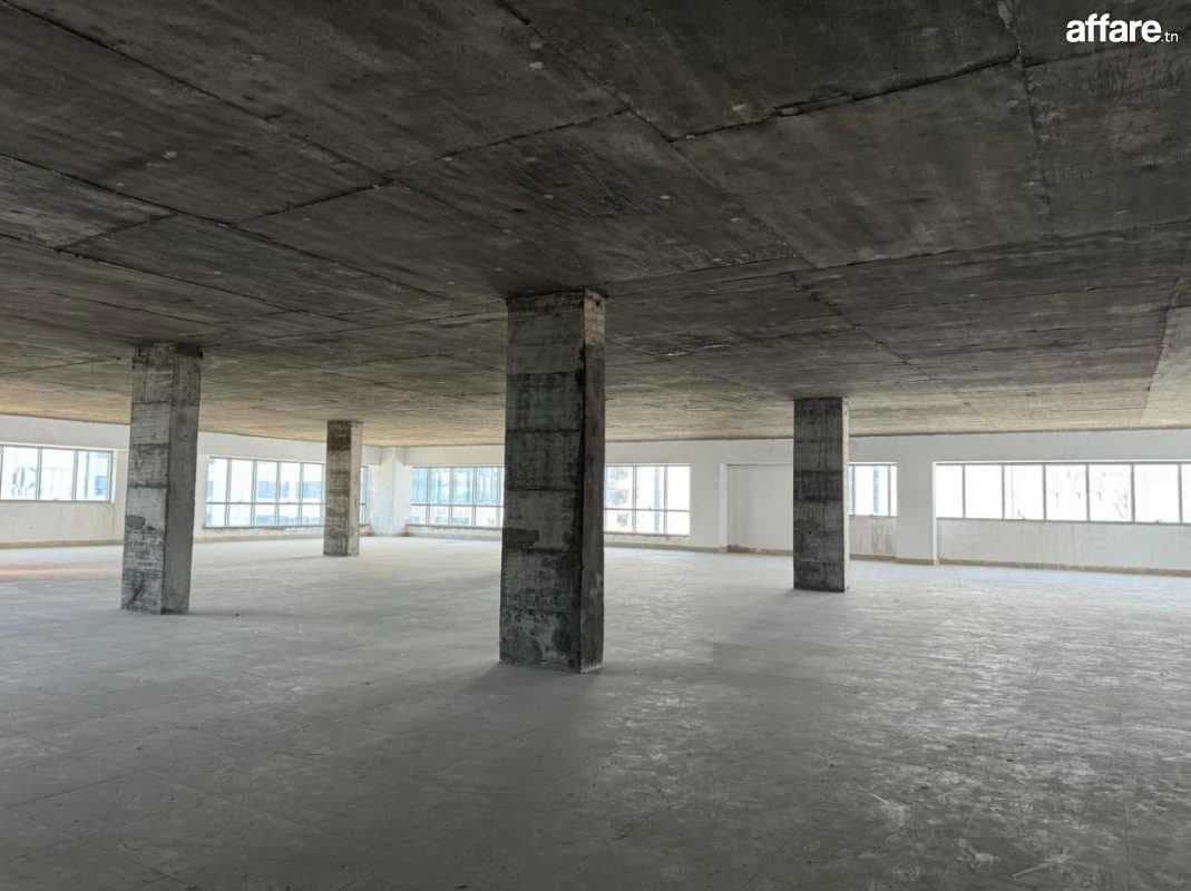 Super bureau 1700m² au lac 3 kram