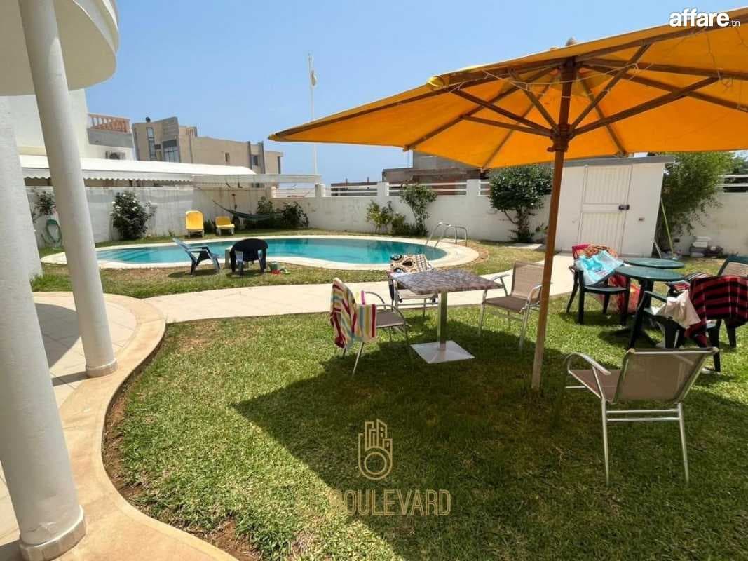 Location estivale villa S+4 à Jinene Beni Khiar 
