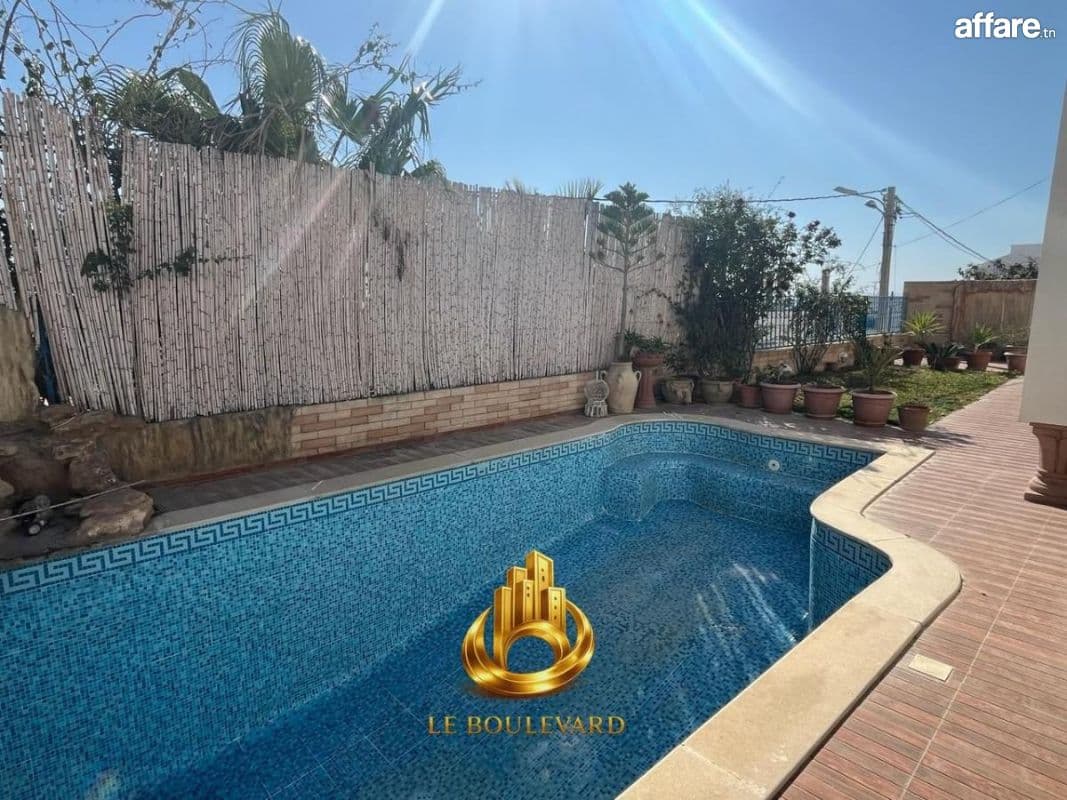A Vendre Villa S+4 Avec Piscine à Hammamet Nord