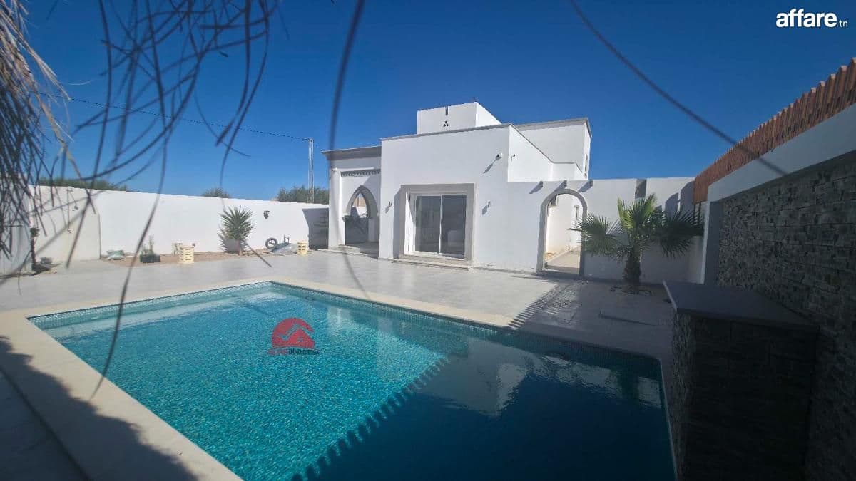 Villa avec étage titrée à vendre à Mellita Djerba – ZU