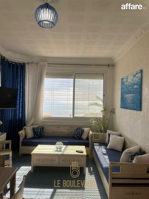 A Louer Villa S+4 Pied Dans L'eau Avec Piscine à Benikhiar