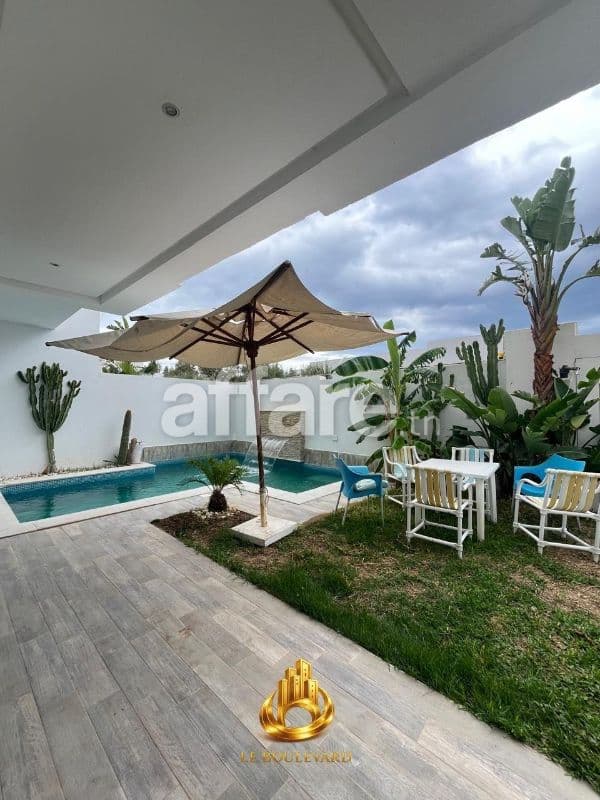 A Louer Villa Triplex S+5 Avec Piscine à Hammamet Nord