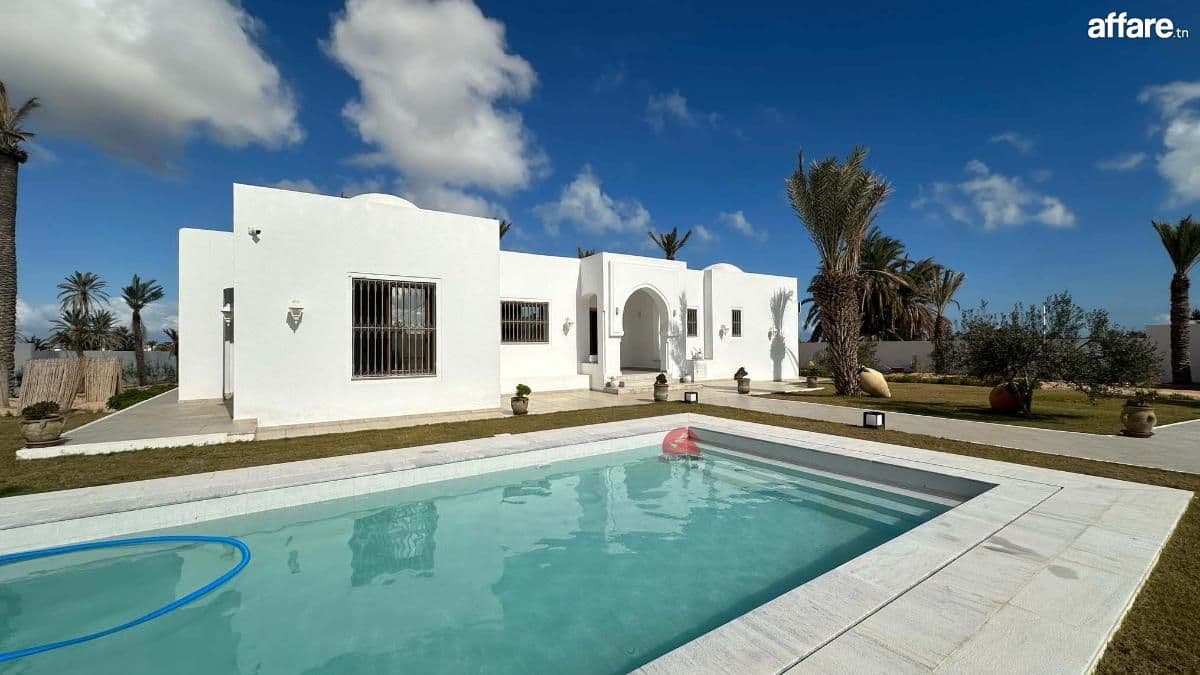 Grande maison à vendre sur Mezraya Djerba ZA