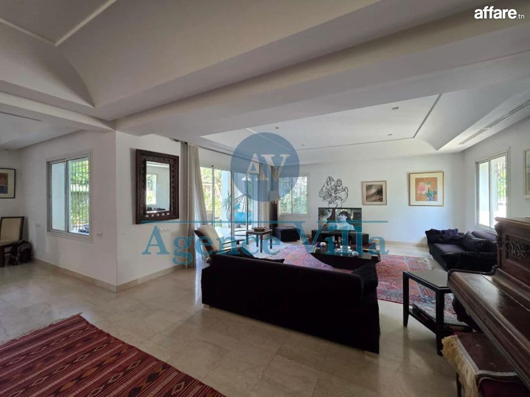  Villa S+5 à La Marsa Ville