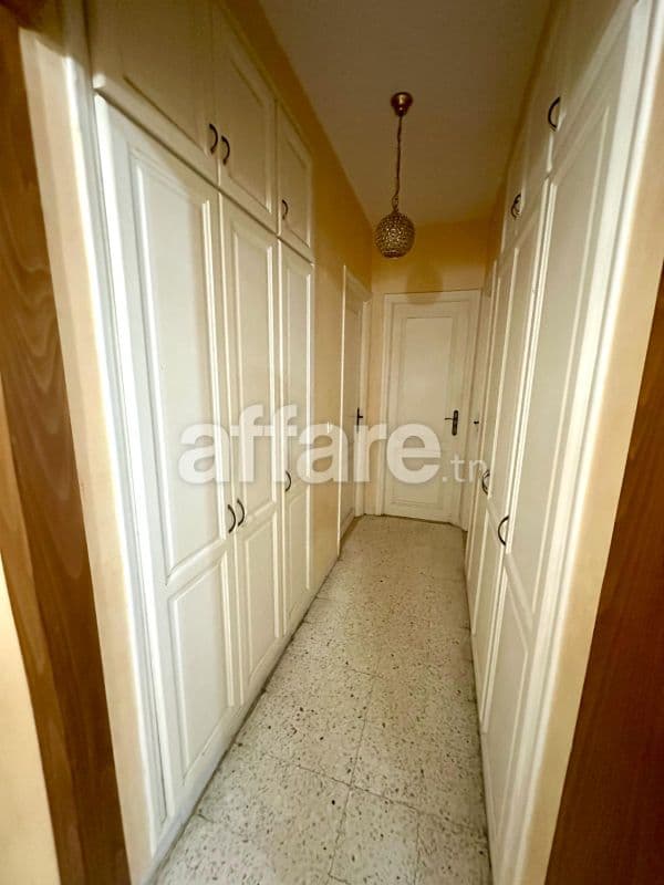 À vendre – Appartement S+3 spacieux (126 m²) à Borj Louzir 