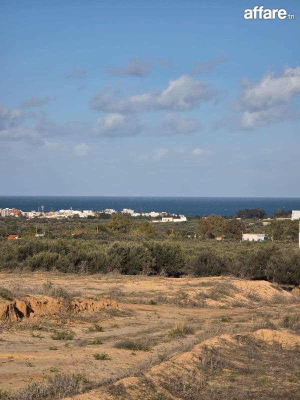 Terrain Collectif avec vue mer En Vente à Chott Mariem