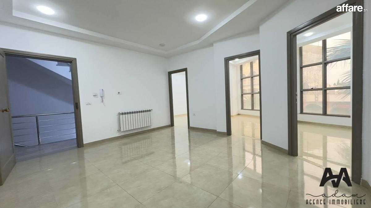 Bureau H+3 de 65 m² à Dar Chaabene fehri