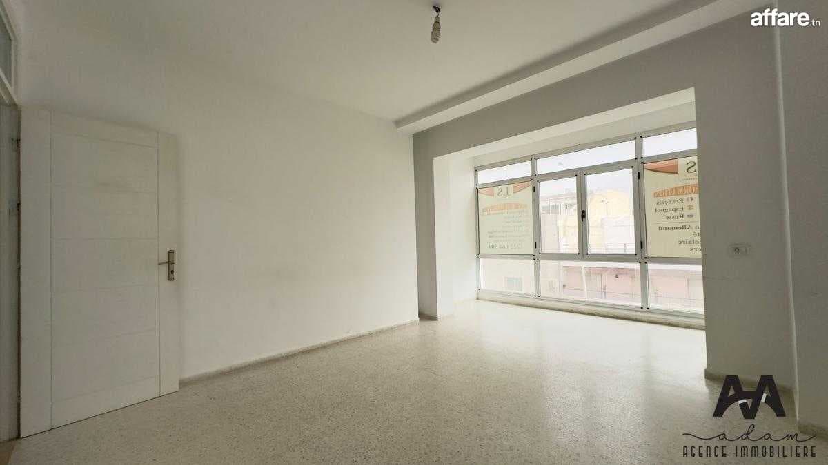 Bureau H+3 de 110 m² à Nabeul centre-ville .