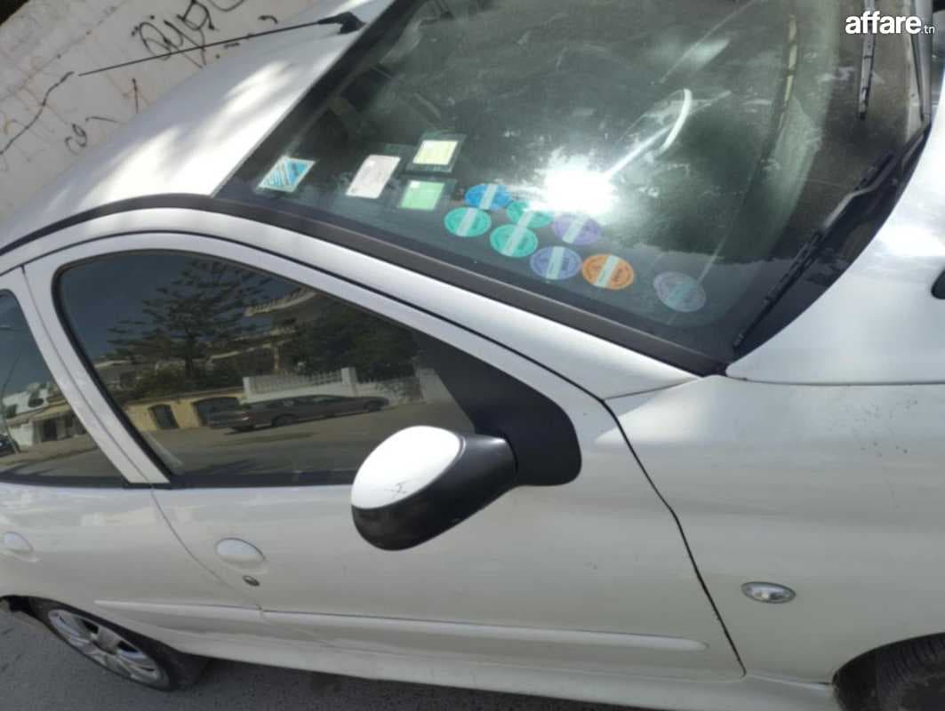 À VENDRE : Peugeot 206+ – 5 CV – Année fin 2012