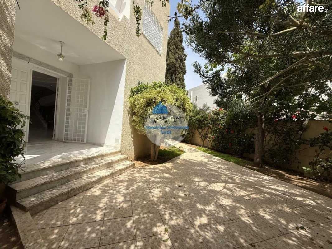 A louer un spacieux villa S+5 à Sahloul