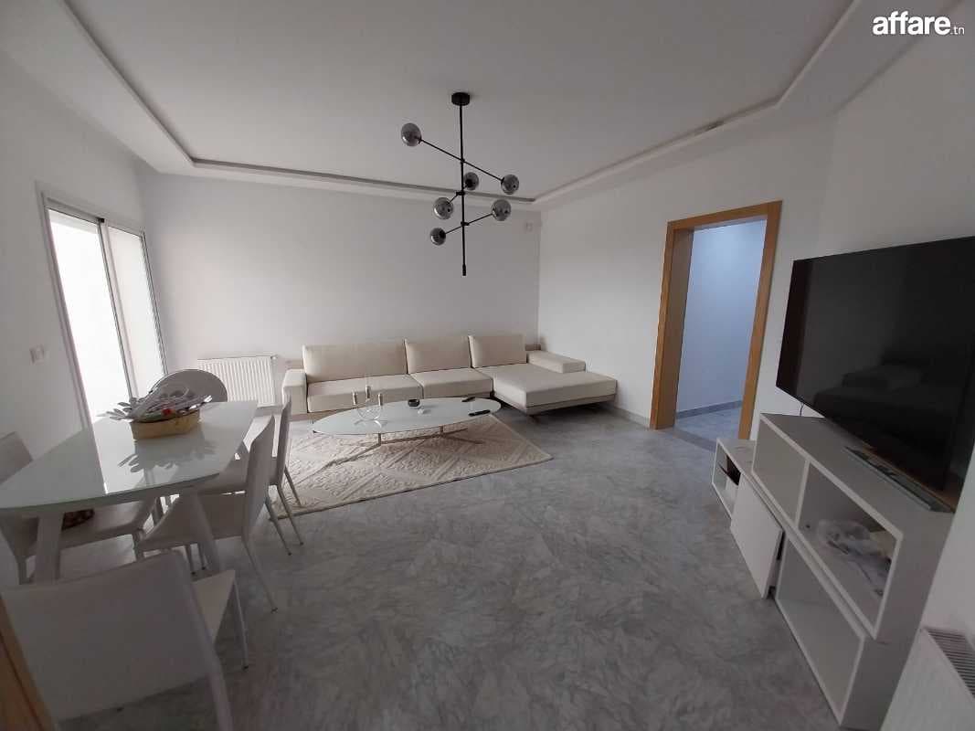 📍JARDINS DE CARTHAGE : APPARTEMENT S+2 RICHEMENT MEUBLÉ À L