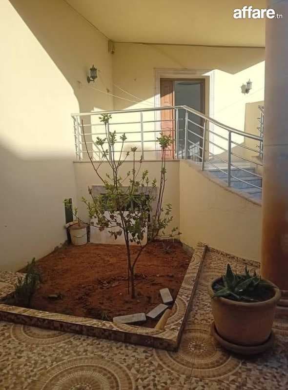 🏠JARDINS D'EL MENZAH ; à louer RDC VILLA S+3