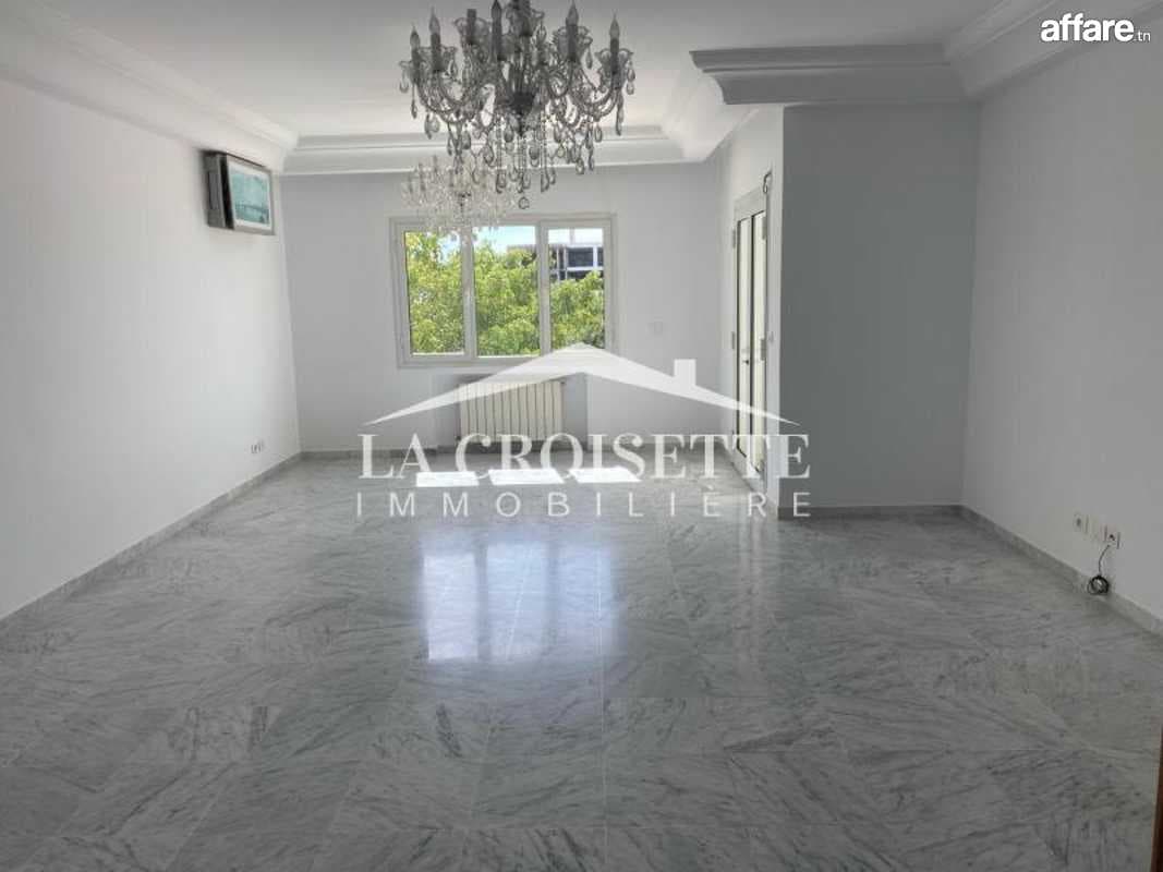 Appartement S+3 à La Marsa MAL1555