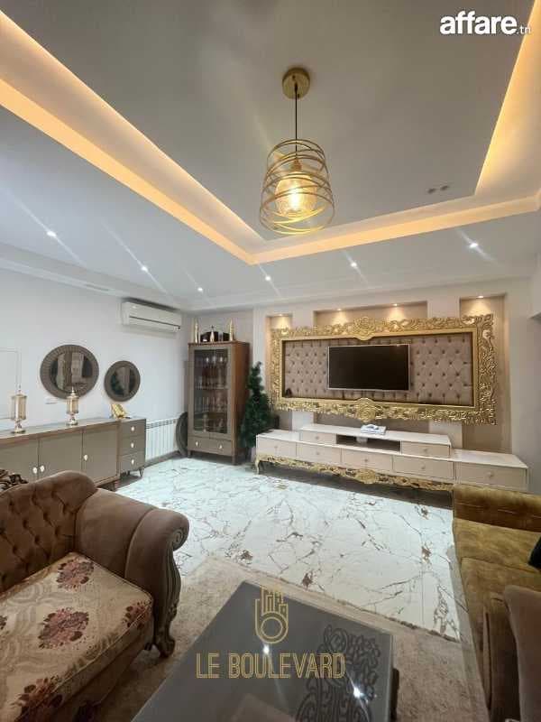 Location annuelle : Rez De Chaussée S+3 Avec Garage 