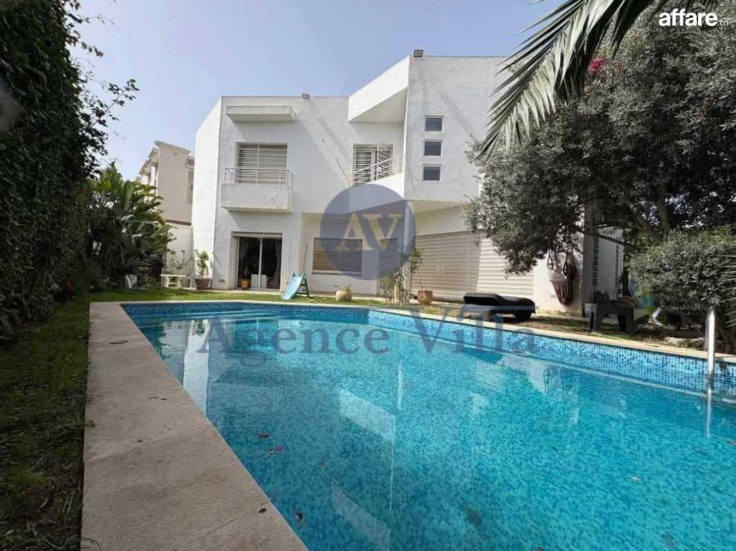 une villa s3 à ain zaghouan avec piscine 