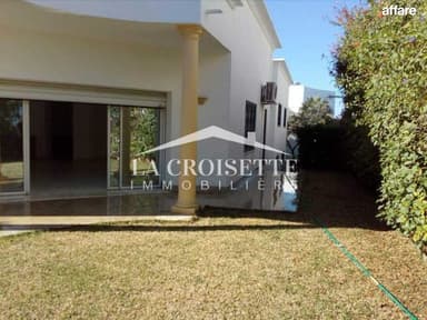 Villa S+5 à Ain Zaghouan Nord pour un usage bureautique MBL0
