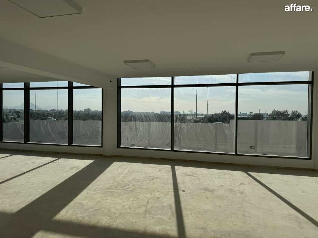 Immeuble bureautique neuf 3800 m² au lac 3 kram