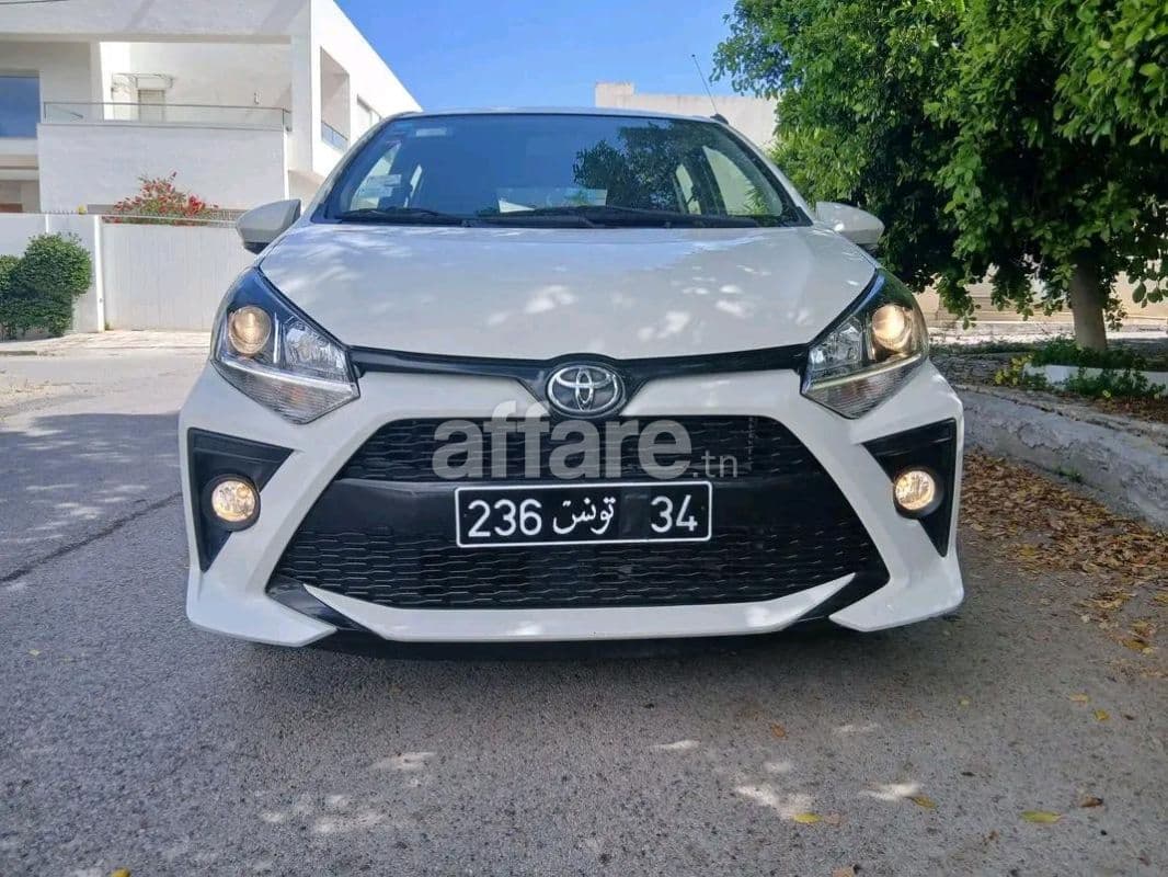 TOYOTA AYGO 1 2 PREMIÈRE MAIN
