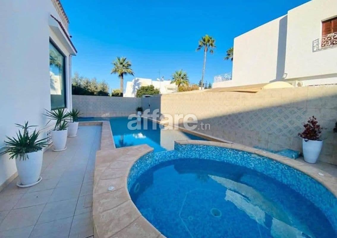 À Vendre: Magnifique Villa de Luxe  A Kantaoui De Terrain:80