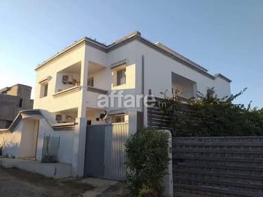 Un immeuble 5 appartements à 150 m de la plage