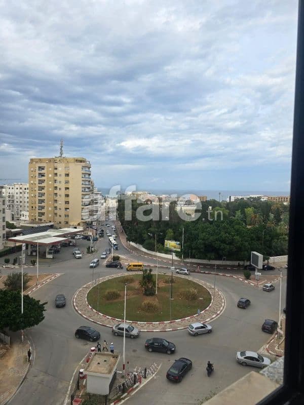 Appartement S+2 de 112m² avec place de parking privé au sous