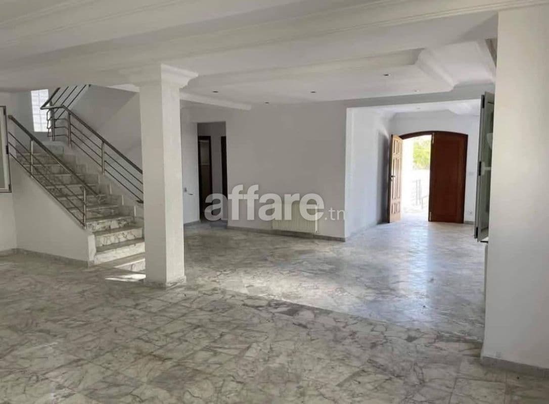 A Vendre une Villa à Ennaser 2