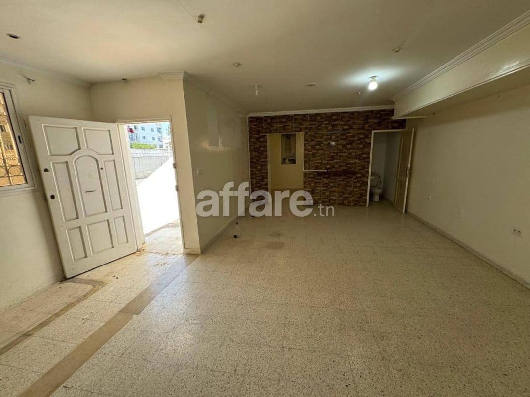 Bureau à louer au 1er étage à Ibn Sina 55m² emplacement stra