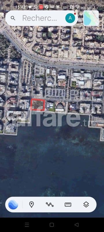 Opportunité d'Investissement 2900m² Stratégique Berge du lac
