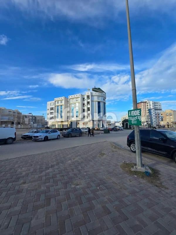 À vendre un terrain R+4 à Sousse Emplacement stratégique