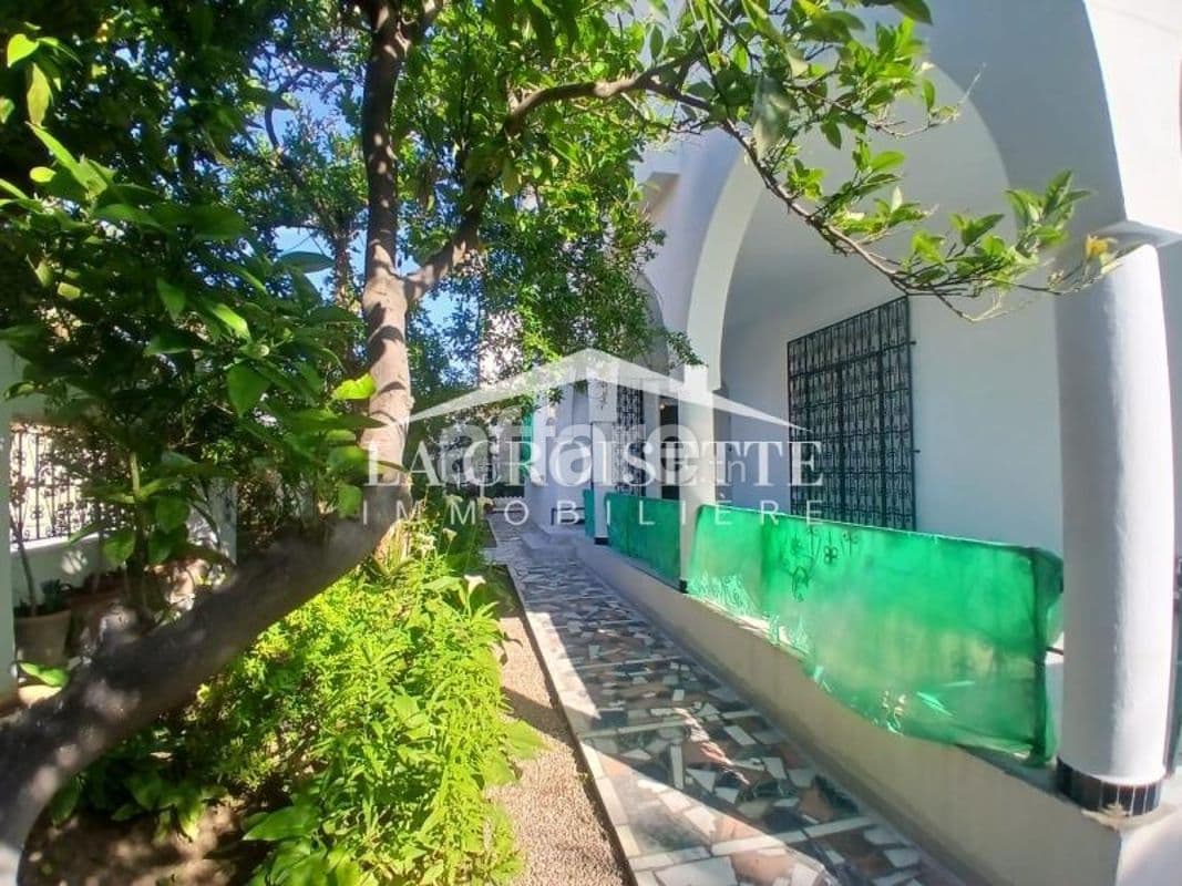 Rez-de-chaussée meublé en s3avec jardin à La Marsa MRCL0302