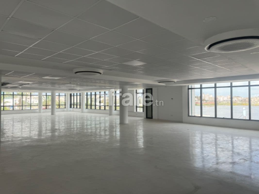 Superbe immeuble bureautique avec vue au lac 3 kram