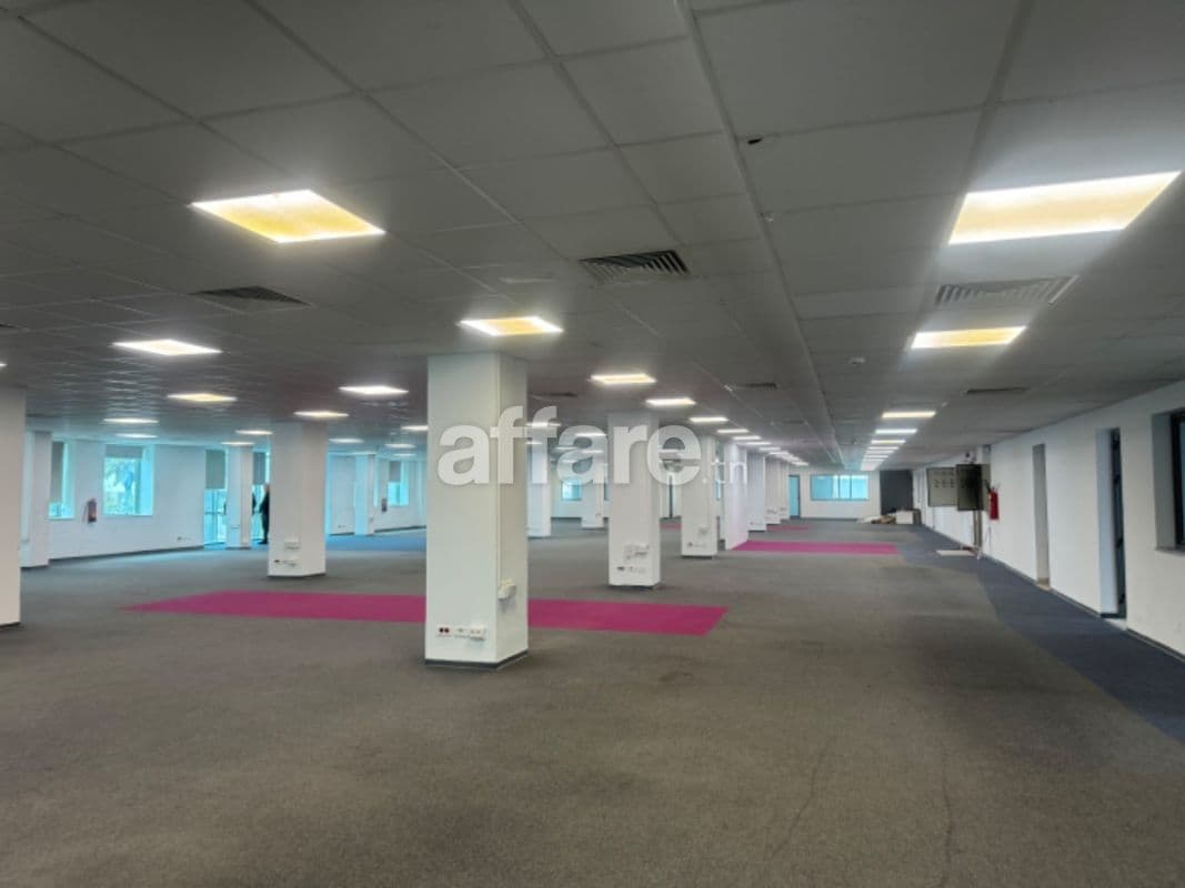 Spacieux open space 1300 m² à Charguia 2