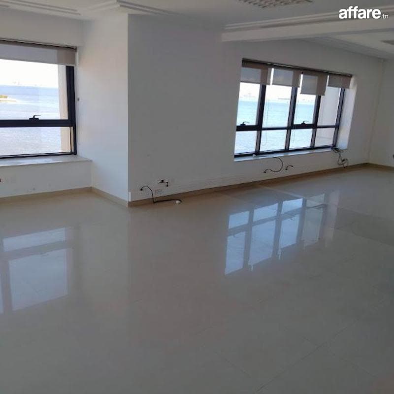 Très beau bureau 650m² au lac 1
