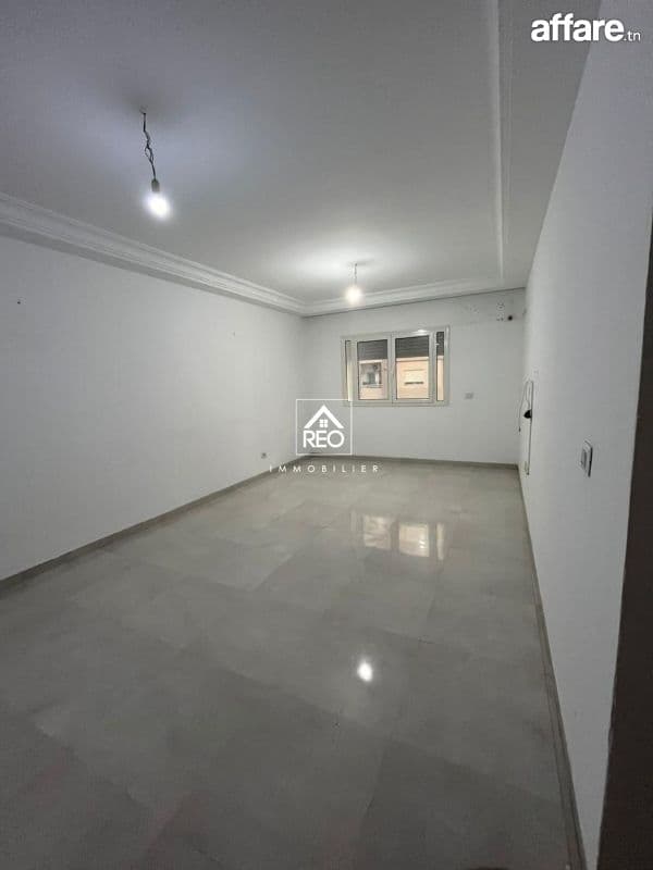 À LOUER : Un appartement S+2 situé à Cité Wahat