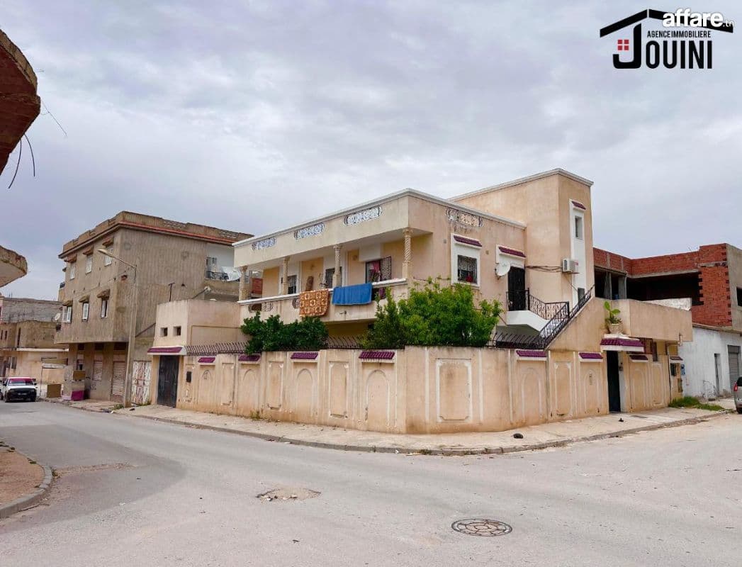 Grande Maison 300 m² à Sidi Hassine Tunis