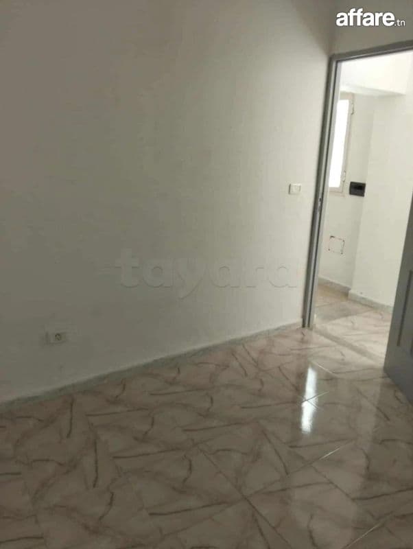  À Louer | S+2 au Rez-de-chaussée – Cité El khadra, Tunis