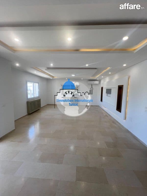 A louer Etage de villa S+3 à Kantaoui