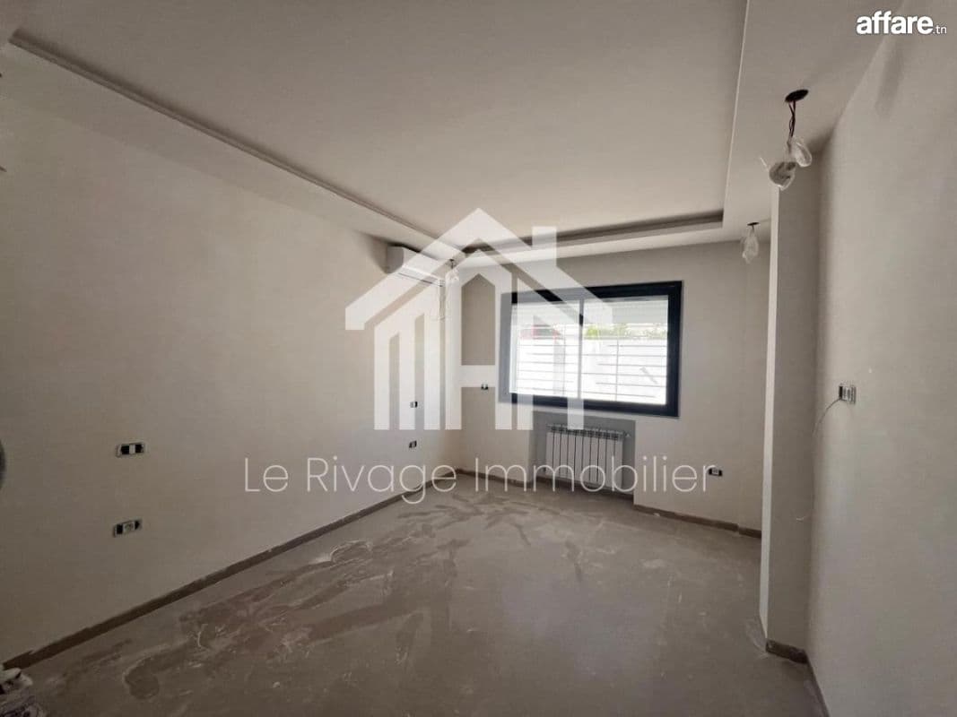 rez-de-chaussée S3 avec piscine et jardin à La Marsa