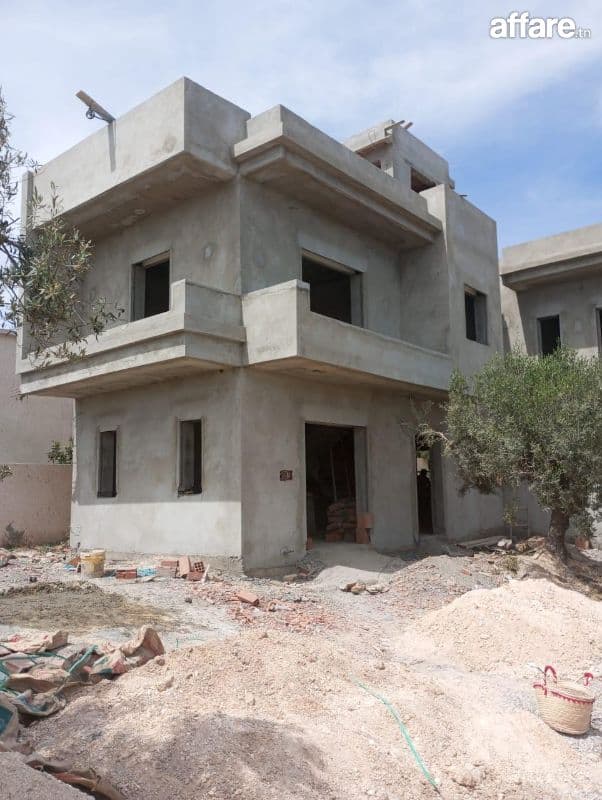 AV grand villa s+4 à Hammamet sud 