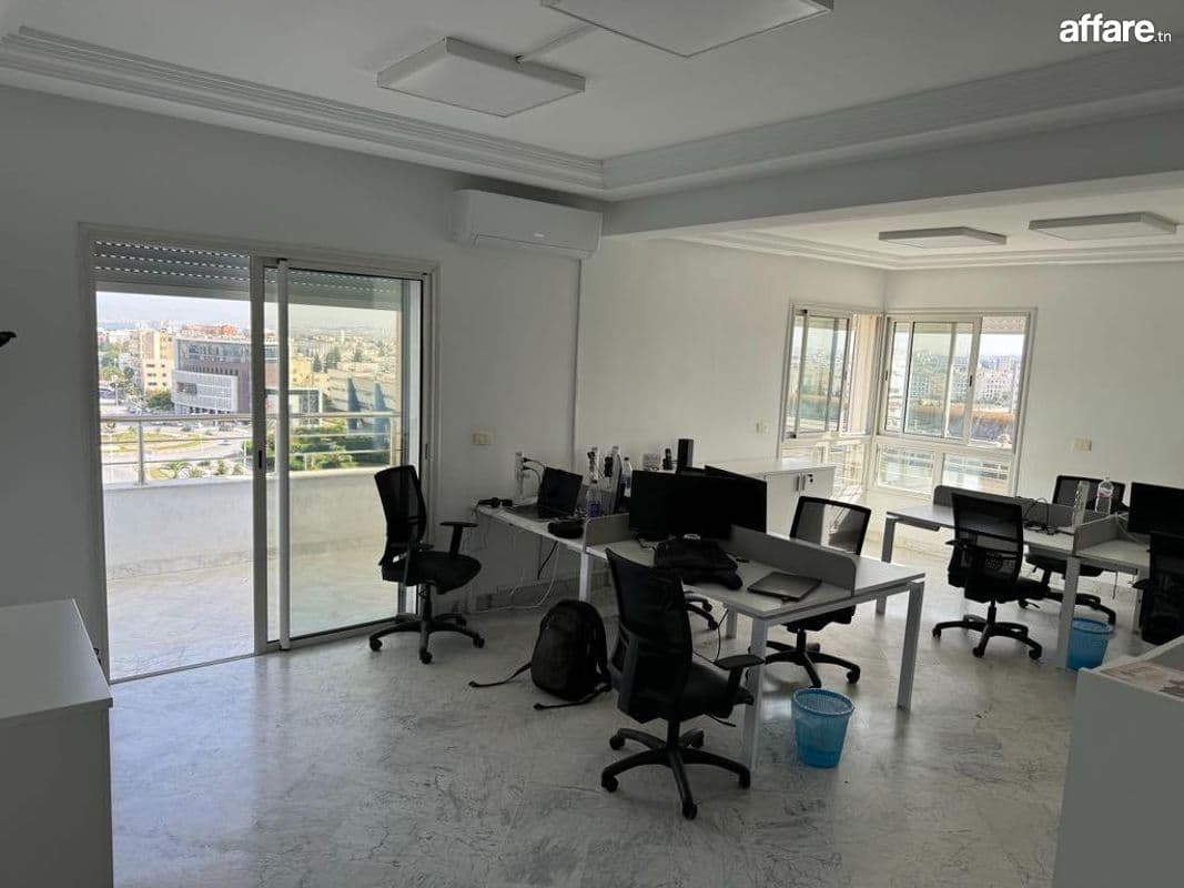 Super bureau 200 m² au centre urbain nord