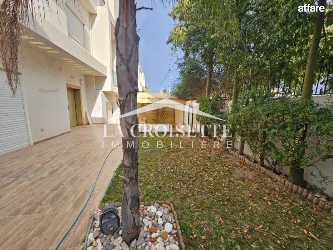 Duplex s+3 avec jardin et piscine à La Soukra MDV0075