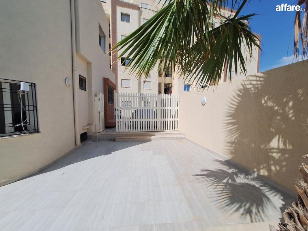 Triplex d'Exception à Ariana Cité El Ghazela : Duplex S+4, A
