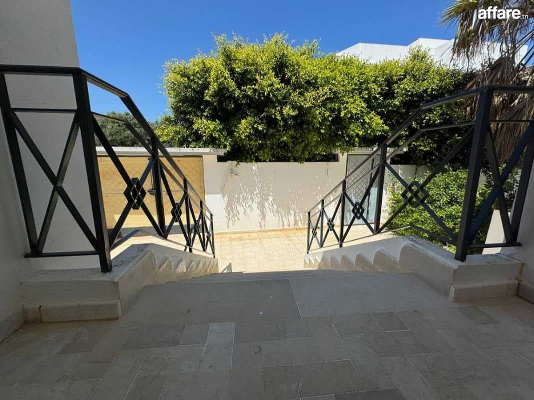 A louer RDC de Villa S+3 à Jardin d'el Menzah 2