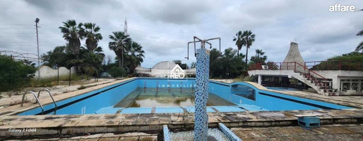 À VENDRE : Un Terrain de 13000 m2 situé à Chotrana 3