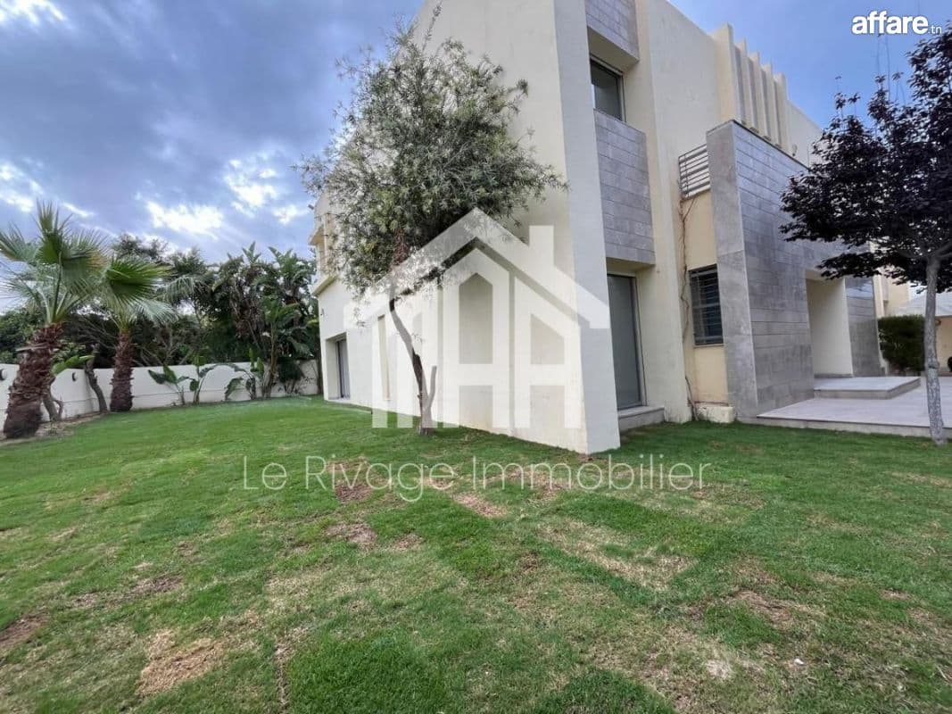 une spacieuse villa S5 avec piscine