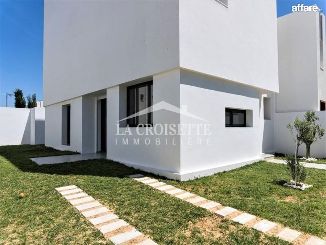 Villa s+3 à La Soukra MVV0395