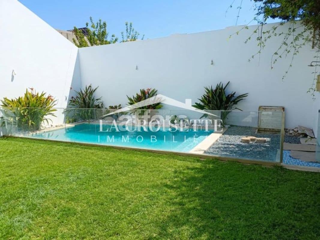 Duplex s3 avec piscine à Gammarth MDL0727